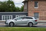 Toyota Avensis Touring Sports 2015 года (UK)